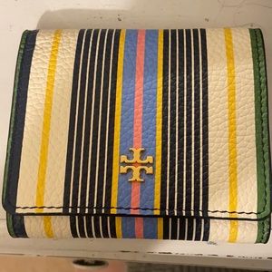 Tory Burch Blake Printed Tri-Fold Wallet.